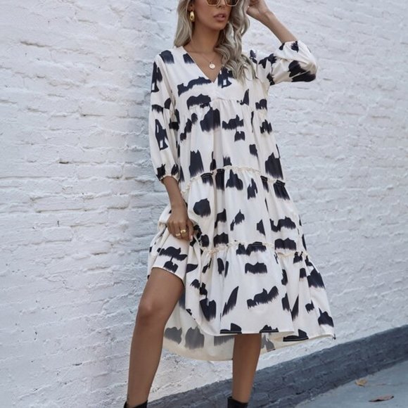 All Over Print V-neck Ruffle Hem Smock Dress - Picture 2 of 7